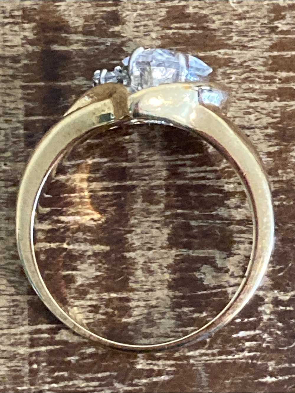 Gold Tone Heart-Center Ring Costume Jewelry Size 9 - Picture 10 of 17